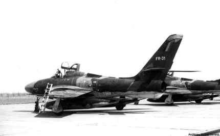 RF-84F_1.JPG (105299 octets)