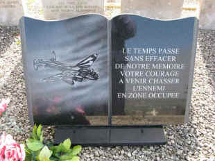 z-French_Plaque.jpg (93587 octets)