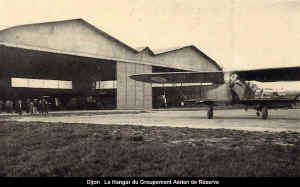 Hangar-GAR-.JPG (93039 octets)